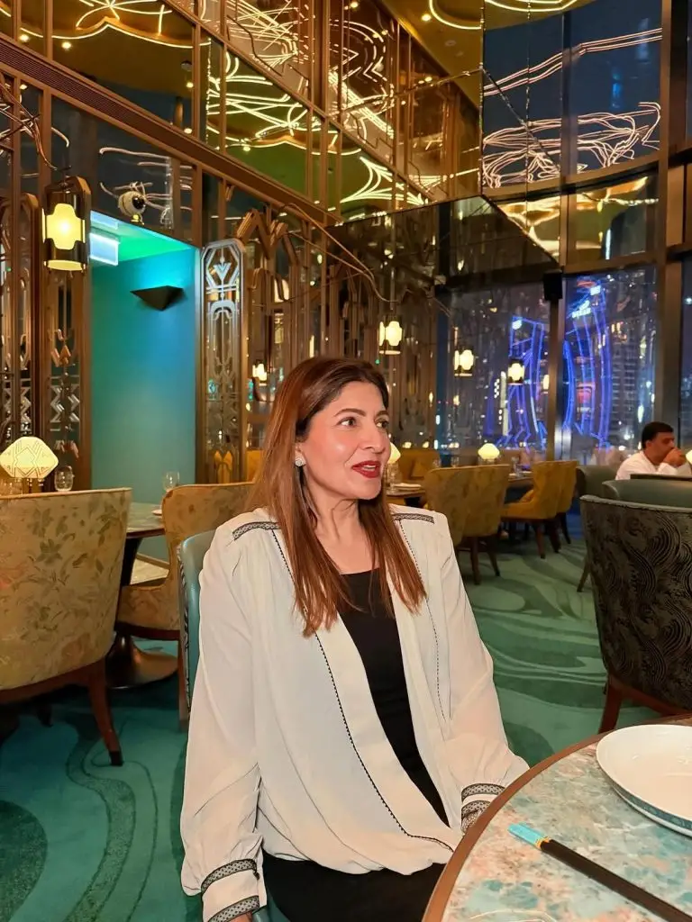 شگوفٹا اجز بیٹی کے ساتھ میٹھی کلکس