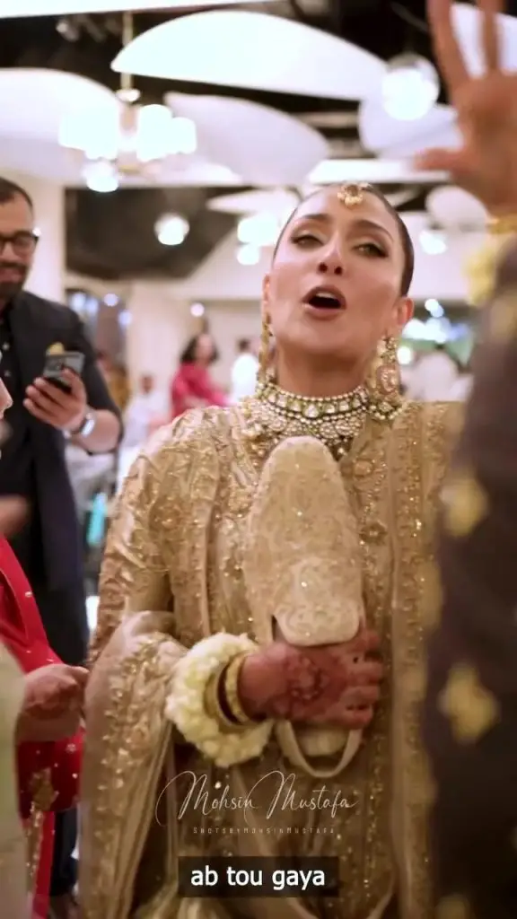 آئیزا خان بھائی کے بارات سے خوبصورت لمحات بانٹتے ہیں