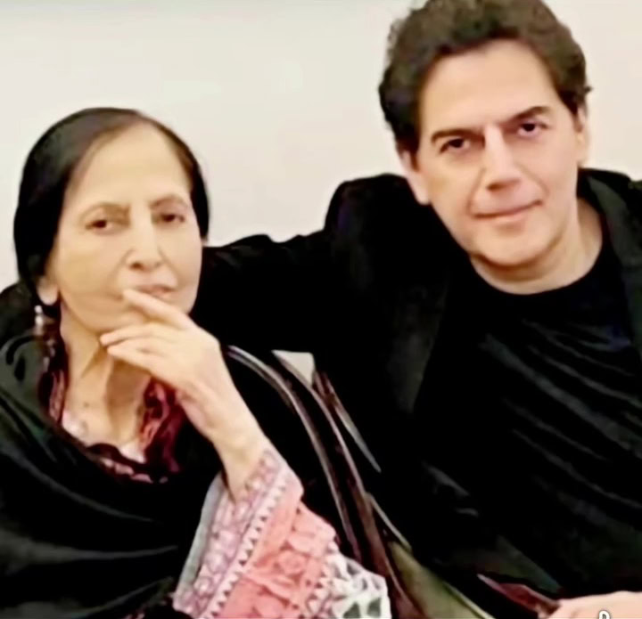 نازیہ حسن اور زوہیب حسن کی والدہ کا انتقال ہوگیا