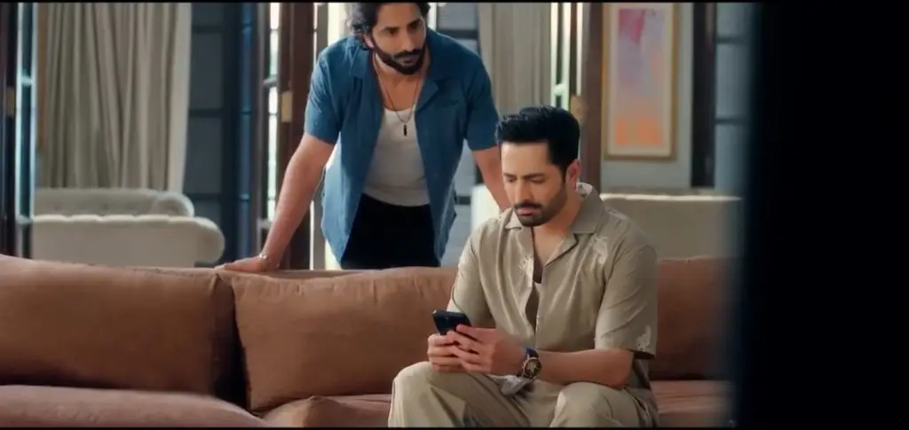 ڈینش تیمور نے اپنے بھائی کے ساتھ AD میں نمایاں کیا