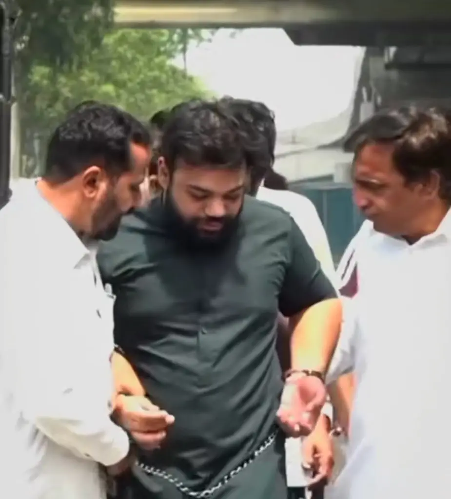 نیٹیزین کے مابین ہتھکڑیوں کے ساتھ ڈکی بھائی نئے ویڈیوز