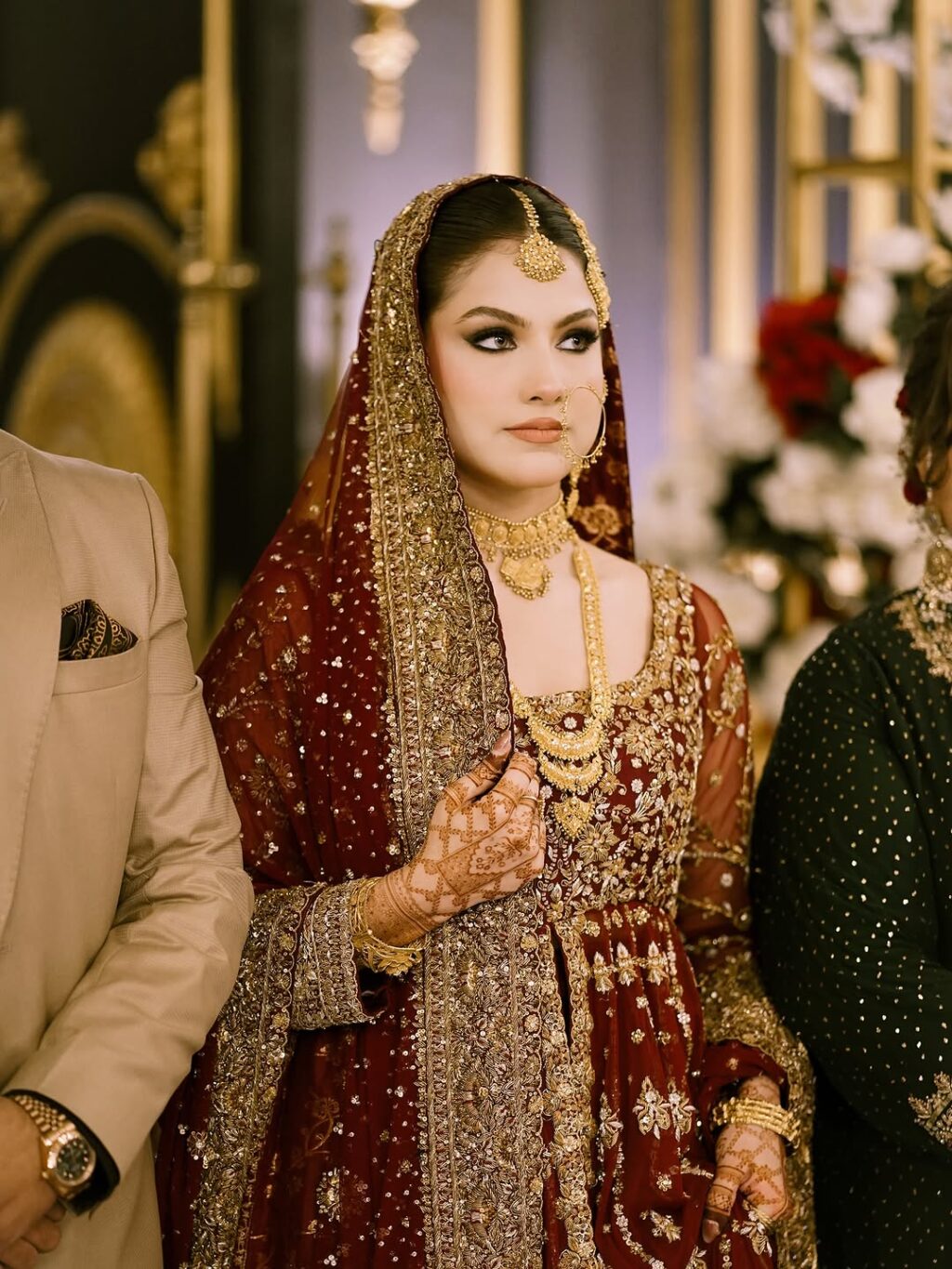 میرب علی ایچ ڈی بھائی کے بارات سے کلکس کرتے ہیں