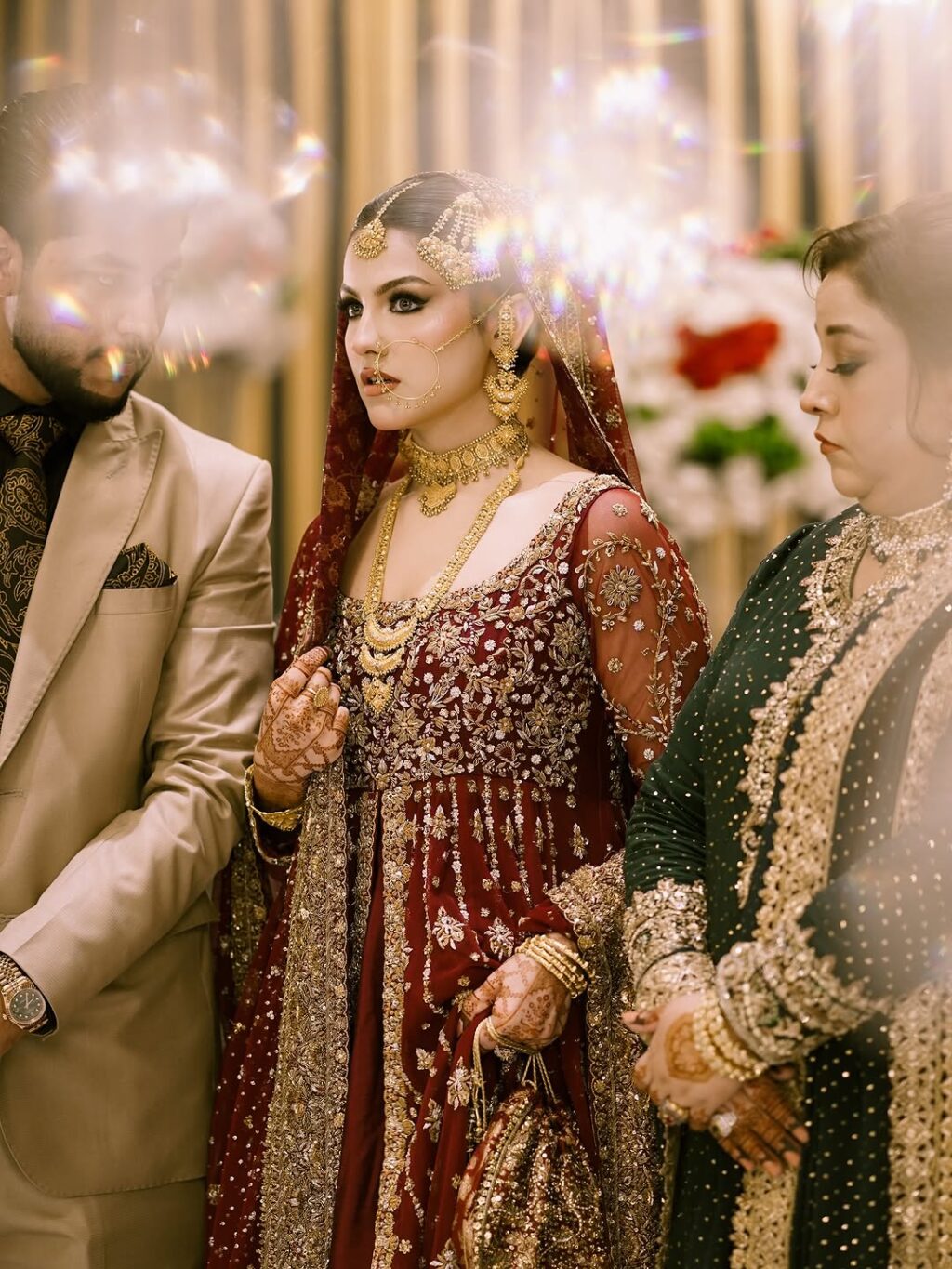 میرب علی ایچ ڈی بھائی کے بارات سے کلکس کرتے ہیں