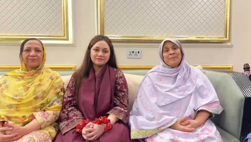 ایمن راجاب بٹ ولوگس پر واپس آئے - اچھی خبروں کا اشتراک
