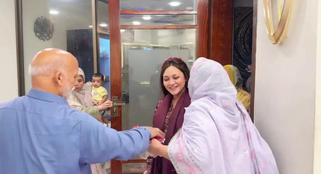 ایمن راجاب بٹ ولوگس پر واپس آئے - اچھی خبروں کا اشتراک