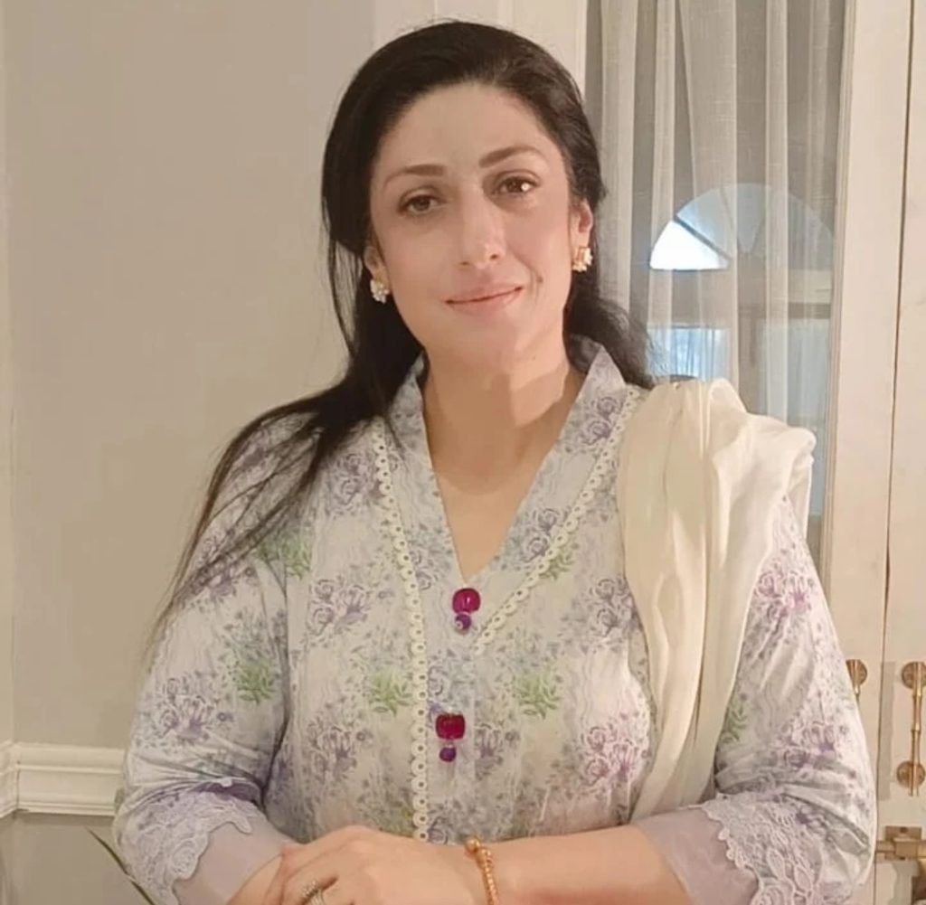 پامال کاسٹ ، شیڈول اور اوقات