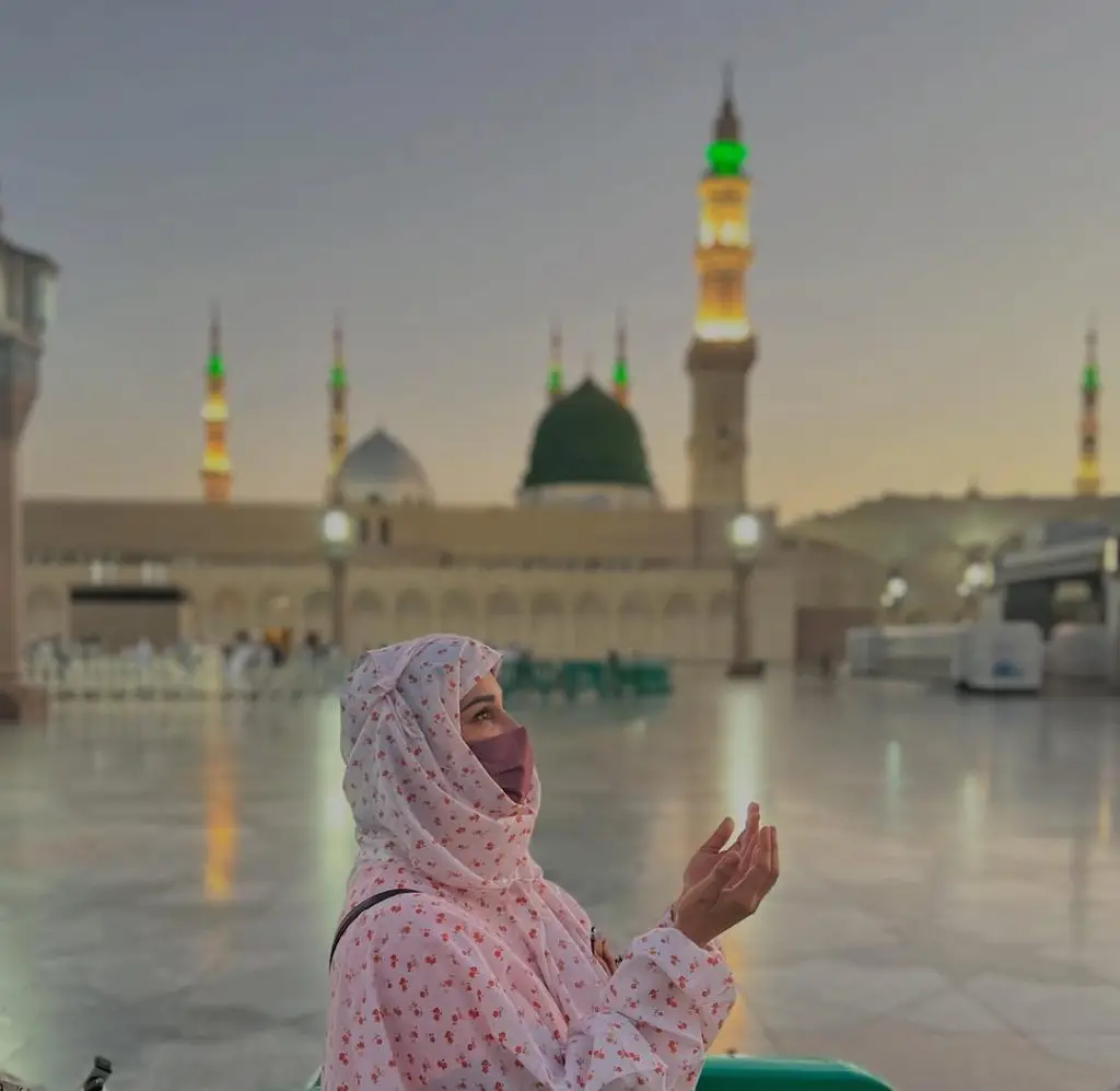 عید میلاد ان نبی 2025 پر مدینہ میں پاکستانی مشہور شخصیات