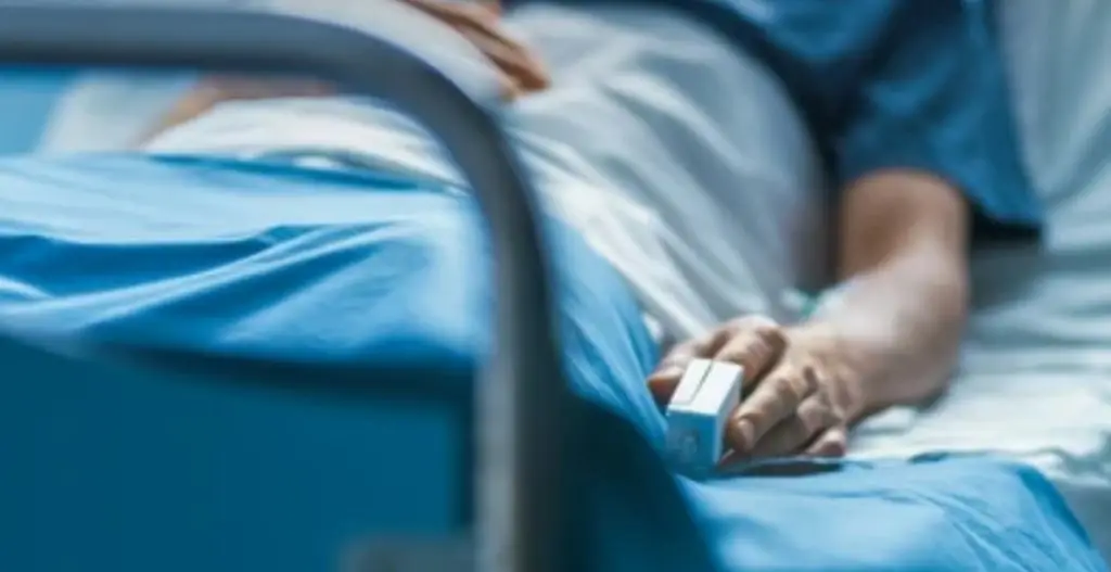 عاصمہ عباس کینسر کی تشخیص اور جدوجہد کے بارے میں کھلتی ہے