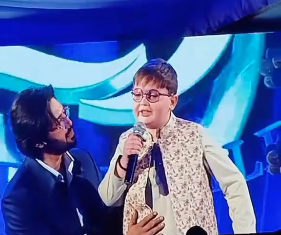 ایری جشن میں احمد شاہ آنسوؤں میں ٹوٹ گیا