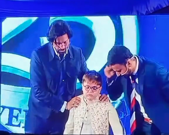 ایری جشن میں احمد شاہ آنسوؤں میں ٹوٹ گیا