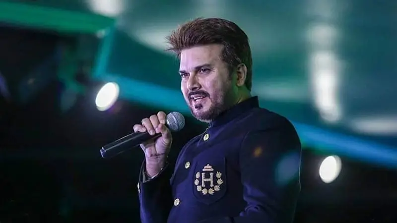 چاہت فتح علی خان نے علی حیدر میں تالیاں بجائیں