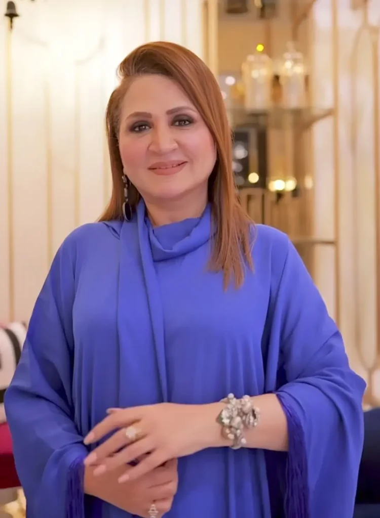 عاصمہ عباس کینسر کی تشخیص اور جدوجہد کے بارے میں کھلتی ہے