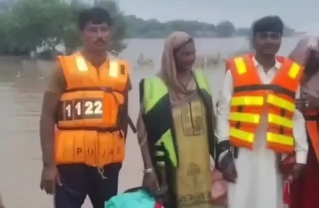 1122 پر کشتیاں بارات پاکستان میں وائرل ہوجاتی ہیں
