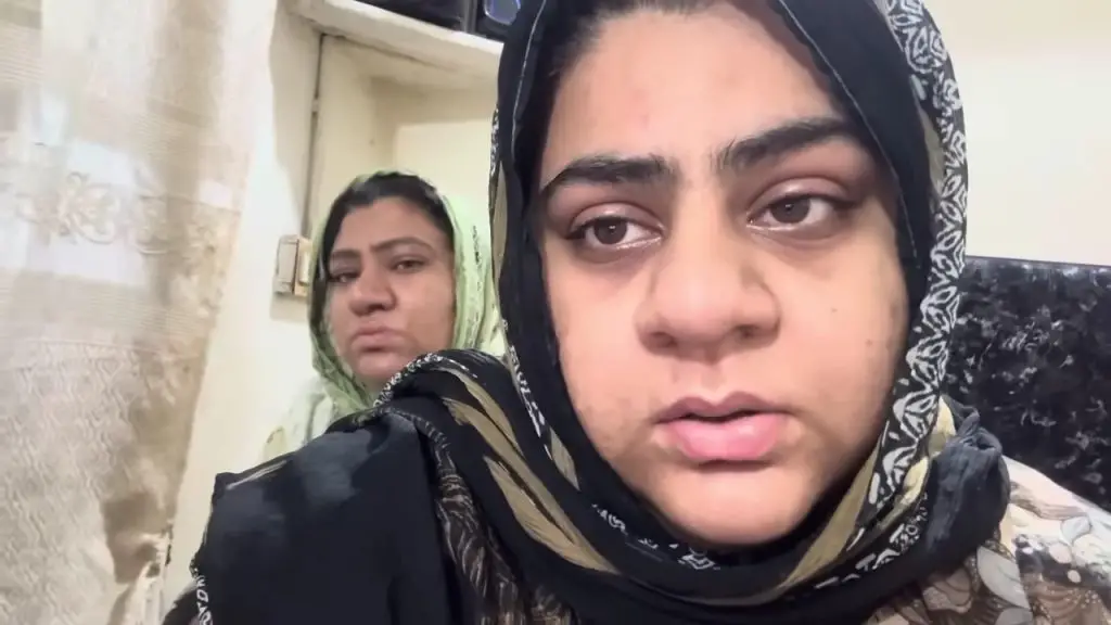 بیٹیاں فلم فادر کی موت کے لئے فیملی ولوگ