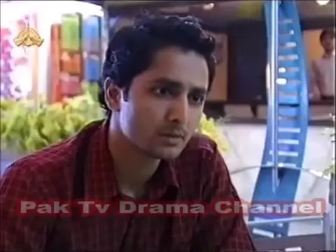 پرانے ڈرامہ کے شائقین سے ڈینش تیمور کی شکل حیرت زدہ ہے