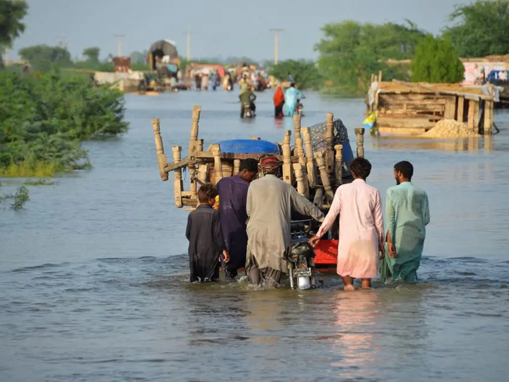 اسٹیج اداکارہ ندہ چودھری عوام کو اللہ کی معافی مانگنے کا مشورہ دیتی ہیں
