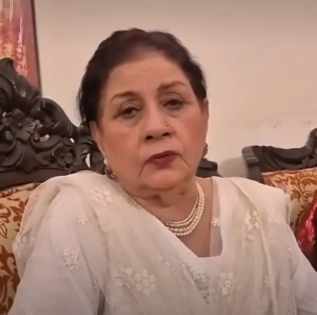 زیادہ وزن والی لڑکیوں کے بارے میں مسز خان کے غیر سنجیدہ تبصرے کو ردعمل مل جاتا ہے