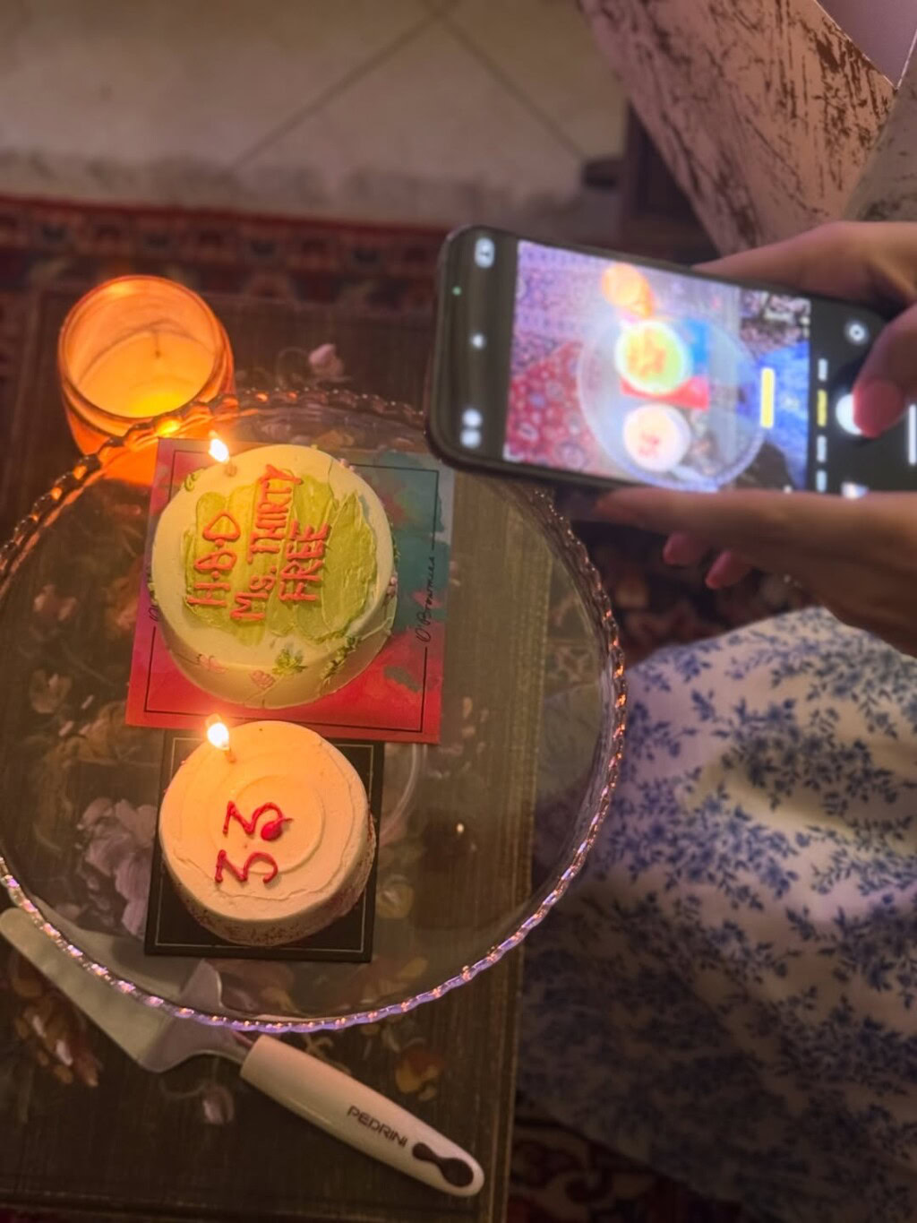مائرا ہاکین اپنی سالگرہ سسرال کے ساتھ مناتی ہے