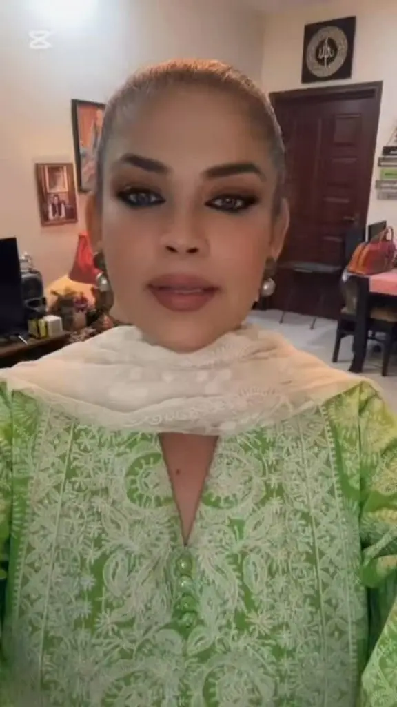 میشی خان نے عائشہ عمر اور لازول عشق کو پکارا