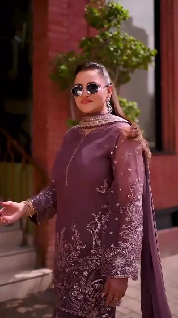 صبا فیصل کے دیووا وبس کو مخلوط رد عمل ملتے ہیں