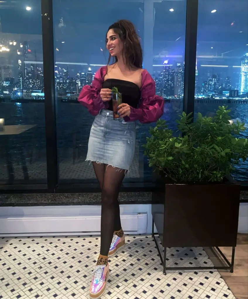 پاکستانی اداکارائیں جو بولڈ تنظیموں کو پہننے سے نہیں ڈرتی ہیں