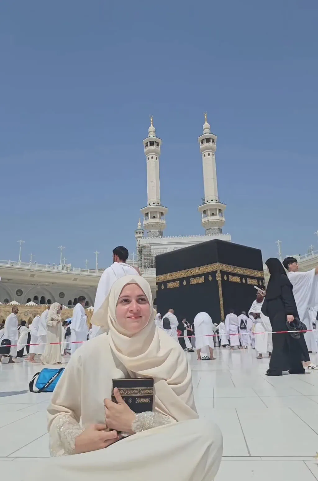 خان کابا - ویڈیو سے اریج فاطمہ کے پر سکون لمحات
