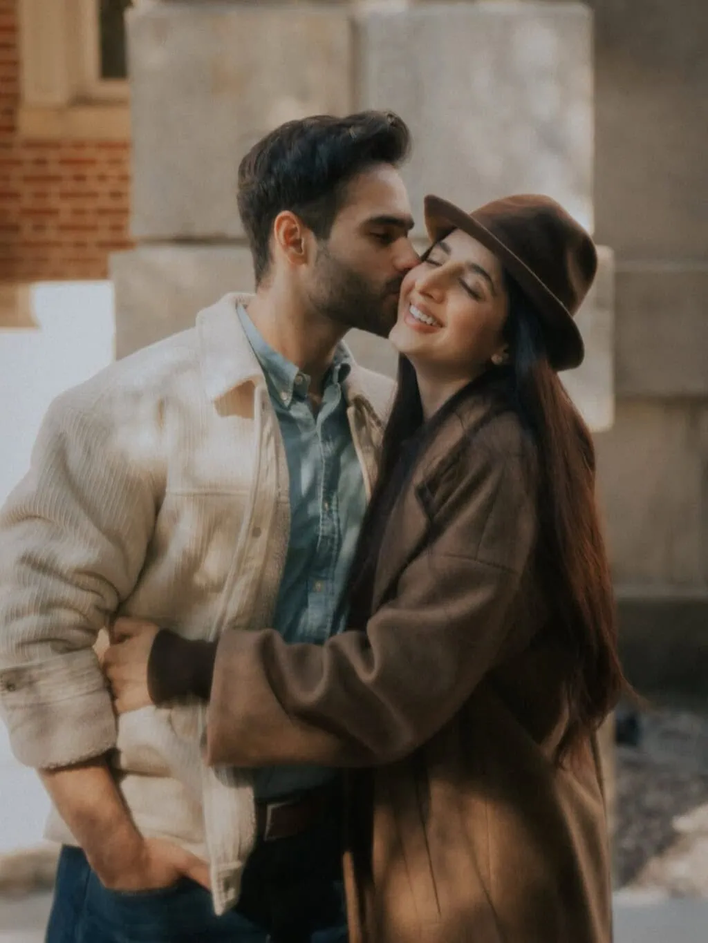 کینیڈا سے ماورا ہاکین کی سہاگ رات کی تصاویر