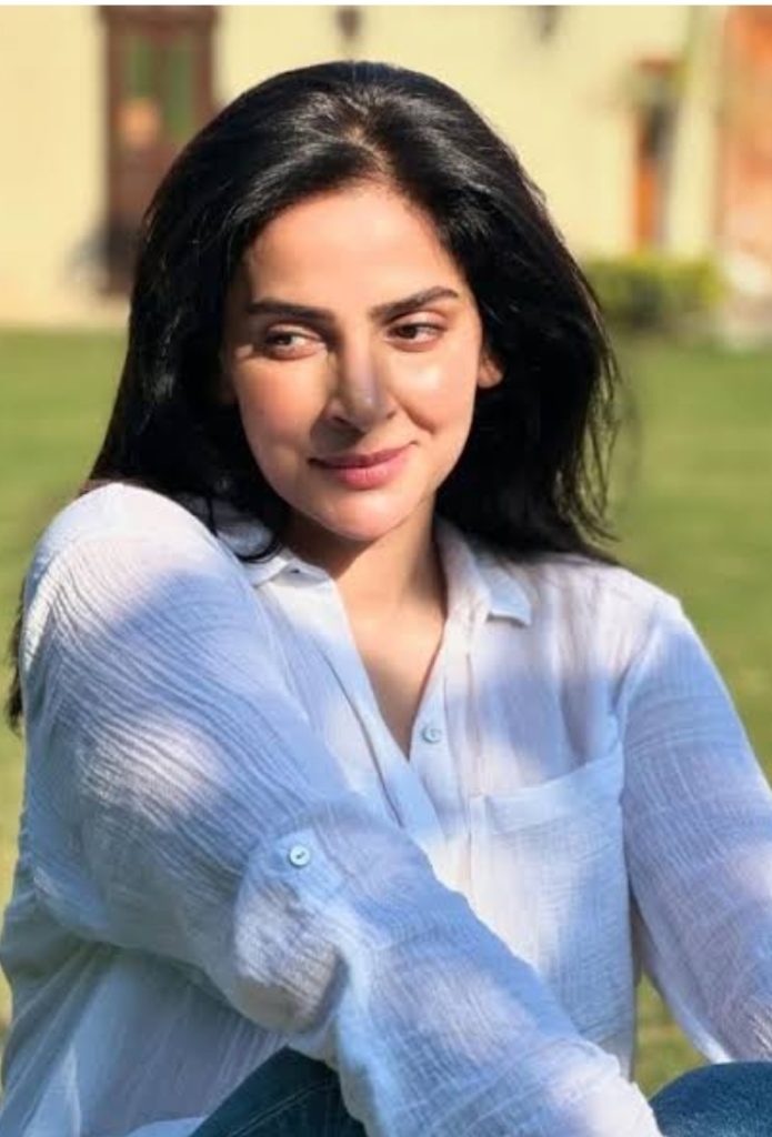 صبا قمر کو کراچی کے خلاف اپنے تبصرے پر ردعمل کا سامنا کرنا پڑا مومینا اقبال نے اپنے پسندیدہ پاکستانی اداکار کا انکشاف کیا