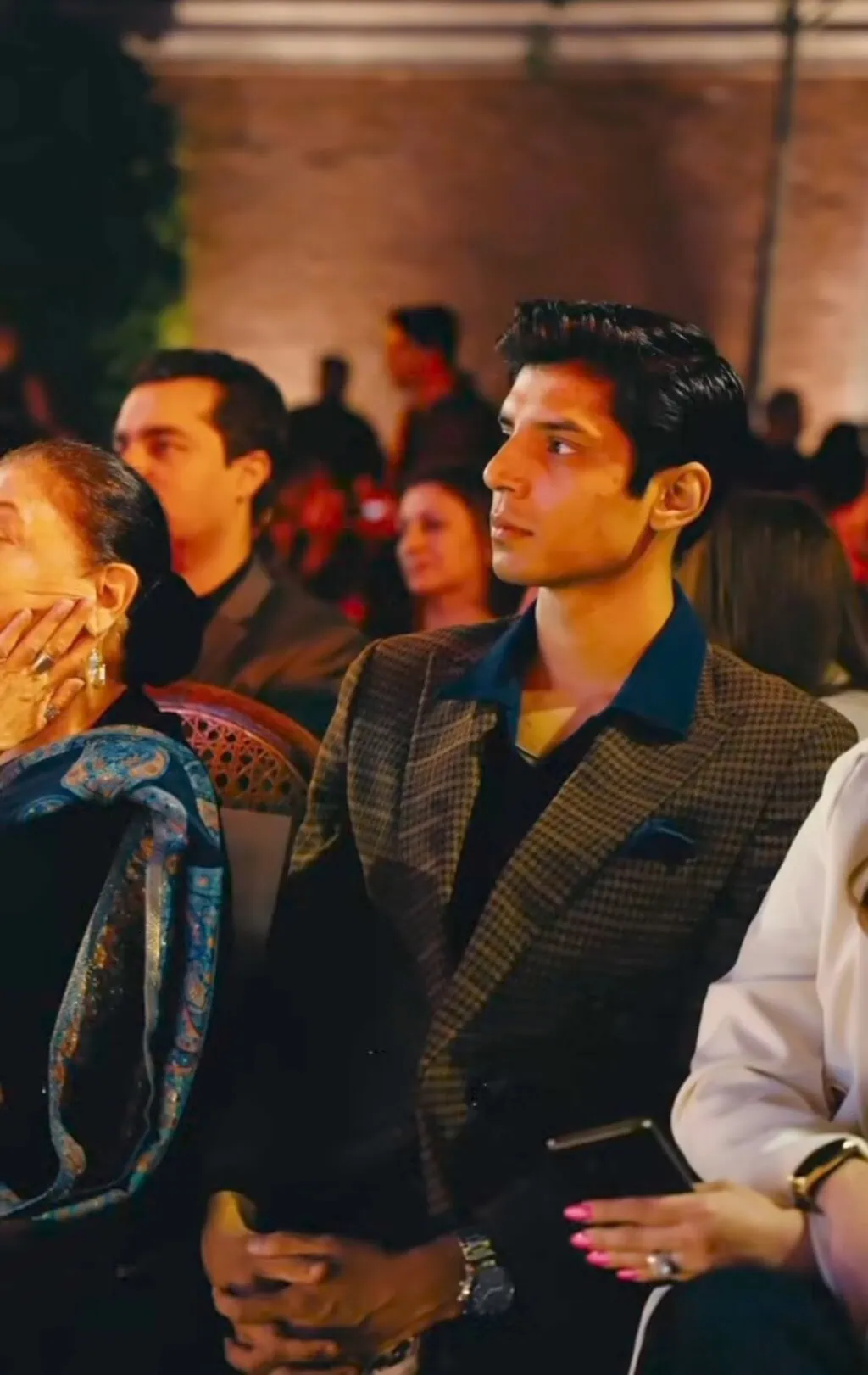 نیلوفر کے پروموشنل ایونٹ کی تصاویر جس کی میزبانی فواد اور مہیرا نے کی ہے نیلوفر کے پروموشنل ایونٹ کی تصاویر جس کی میزبانی فواد اور مہیرا نے کی ہے