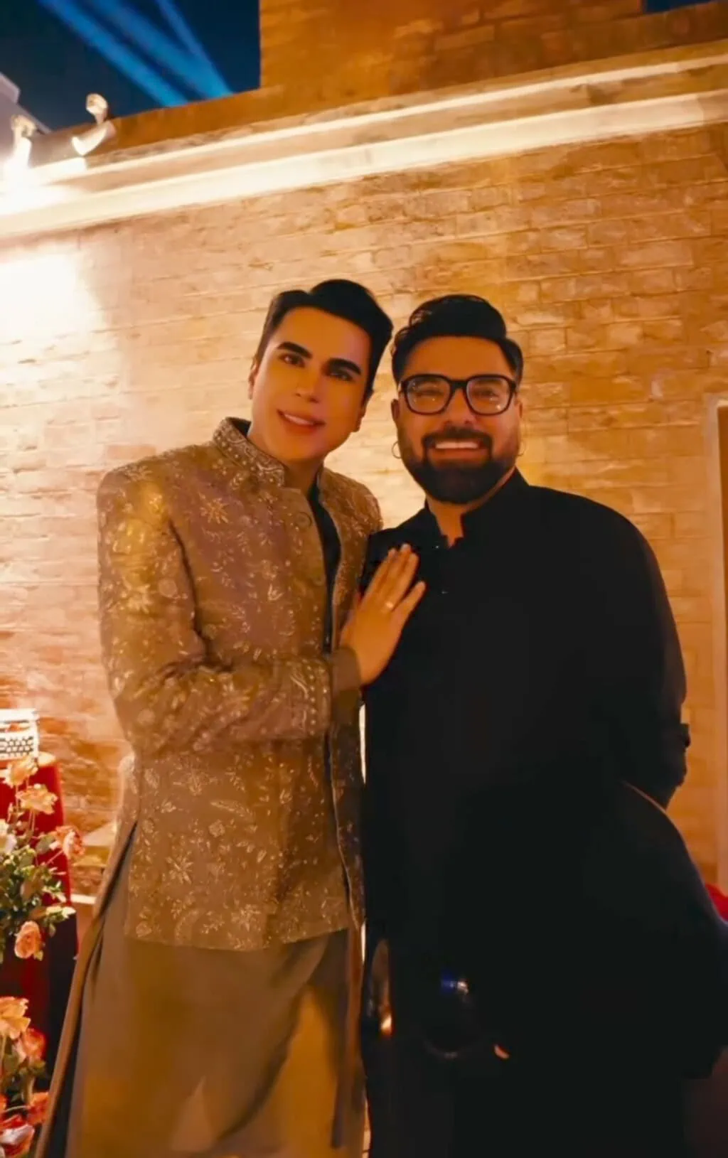 نیلوفر کے پروموشنل ایونٹ کی تصاویر جس کی میزبانی فواد اور مہیرا نے کی ہے نیلوفر کے پروموشنل ایونٹ کی تصاویر جس کی میزبانی فواد اور مہیرا نے کی ہے