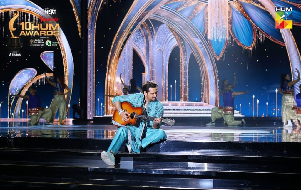 HUM ایوارڈز بدانتظامی اور تنازعات کو بے نقاب کیا گیا HUM ایوارڈز بدانتظامی اور تنازعات کو بے نقاب کیا گیا