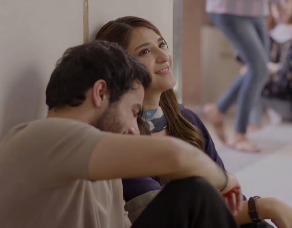 کیا پاکستانی ڈراموں میں اساتذہ کے طالب علموں کا رومان دکھا رہا ہے؟ کیا پاکستانی ڈراموں میں اساتذہ کے طالب علموں کا رومان دکھا رہا ہے؟