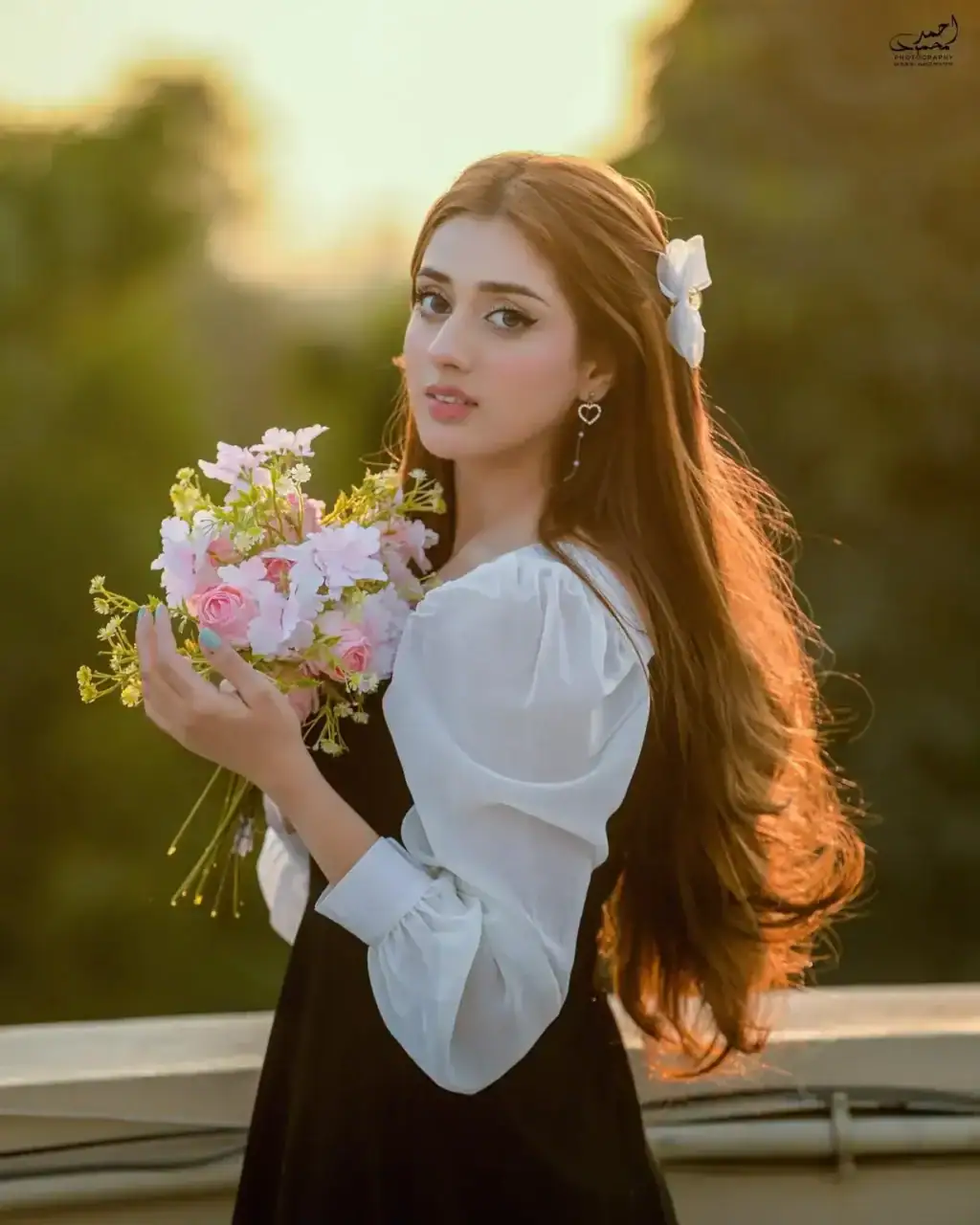 جی ایچ ایوارڈز میں جننات مرزا کی موجودگی پر بہت زیادہ تنقید کی گئی