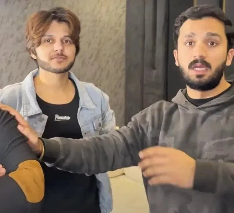 ایک جوئے بازی کے اڈوں میں رجب بٹ نے جوا دیکھا