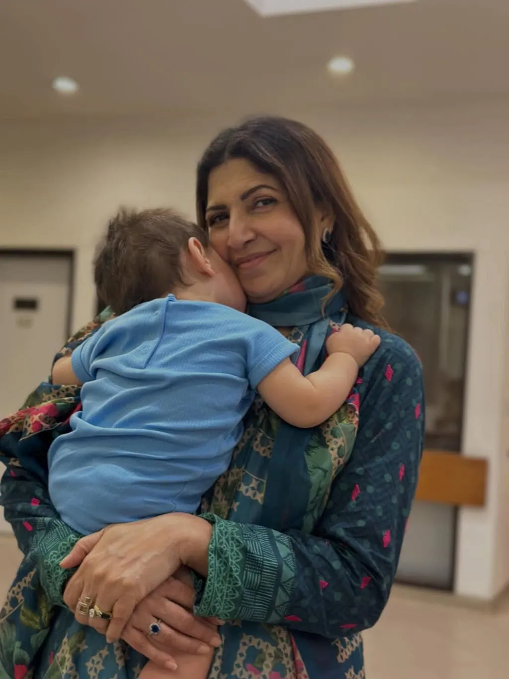 شگوفٹا ایجاز کی اپنے کنبے کے ساتھ خوبصورت تصاویر