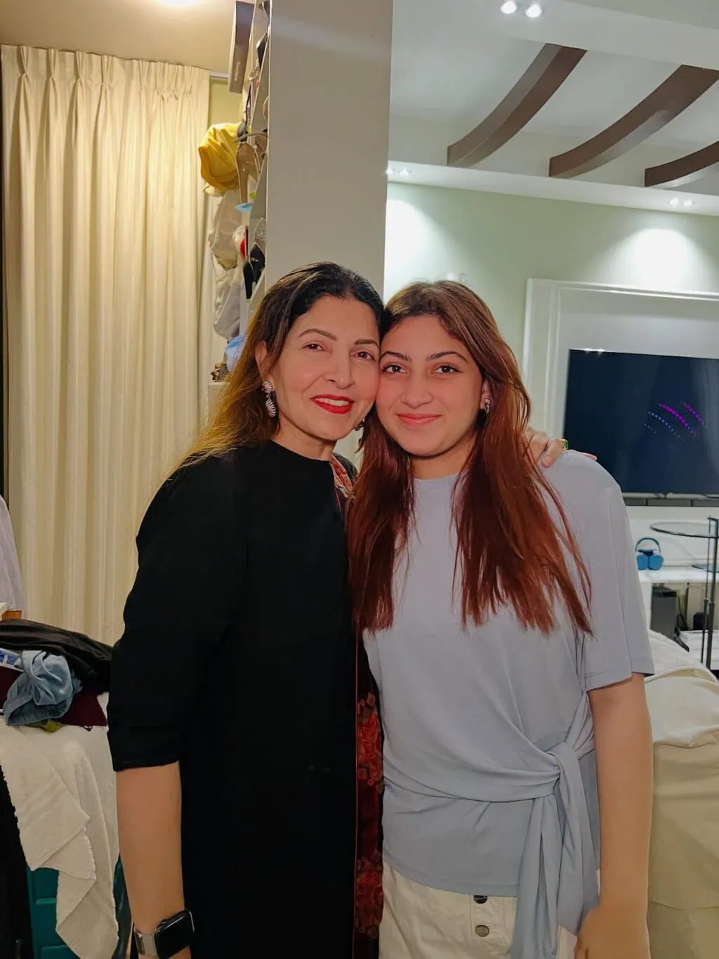 شگوفٹا ایجاز کی اپنے کنبے کے ساتھ خوبصورت تصاویر