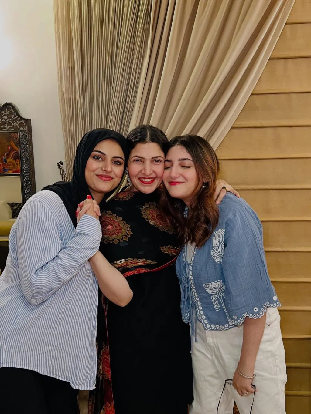 شگوفٹا ایجاز کی اپنے کنبے کے ساتھ خوبصورت تصاویر