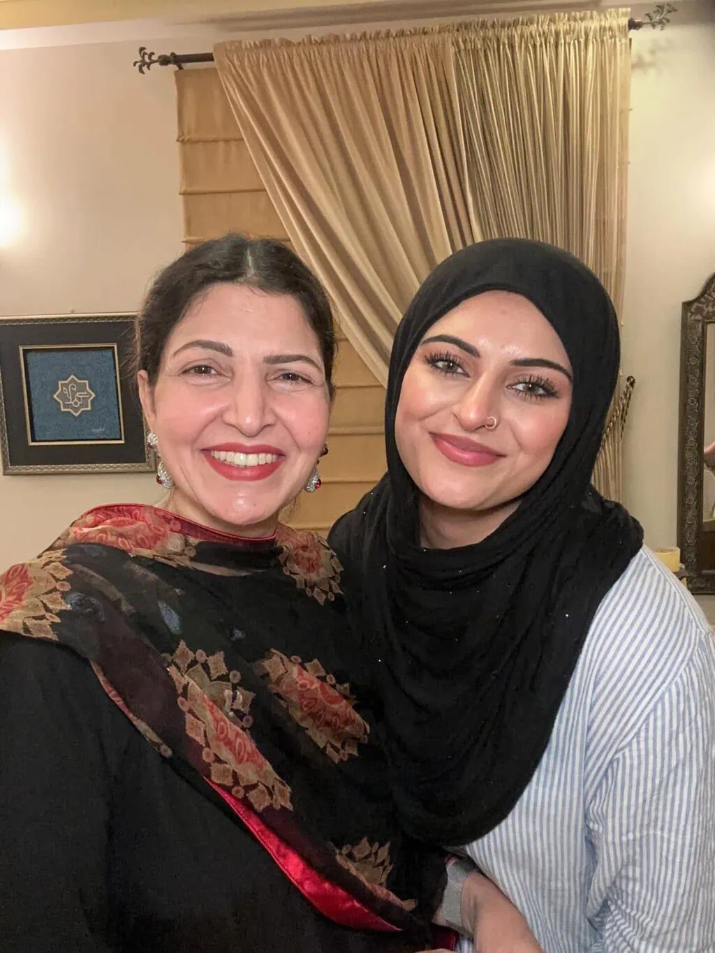 شگوفٹا ایجاز کی اپنے کنبے کے ساتھ خوبصورت تصاویر