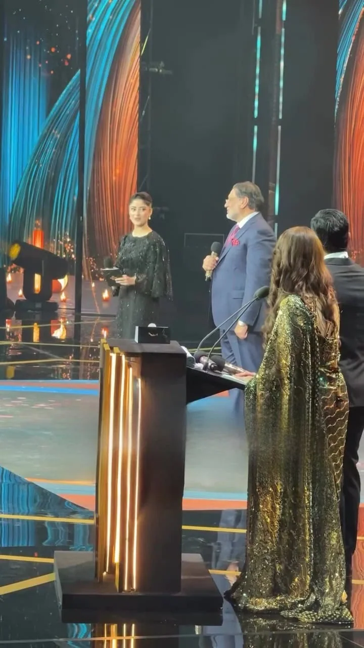 سجل ایلی کے مرکزی مانٹو ناہی ہون شریک اسٹار نے اس کی تعریف کی سجل ایلی کے مرکزی مانٹو ناہی ہون شریک اسٹار نے اس کی تعریف کی