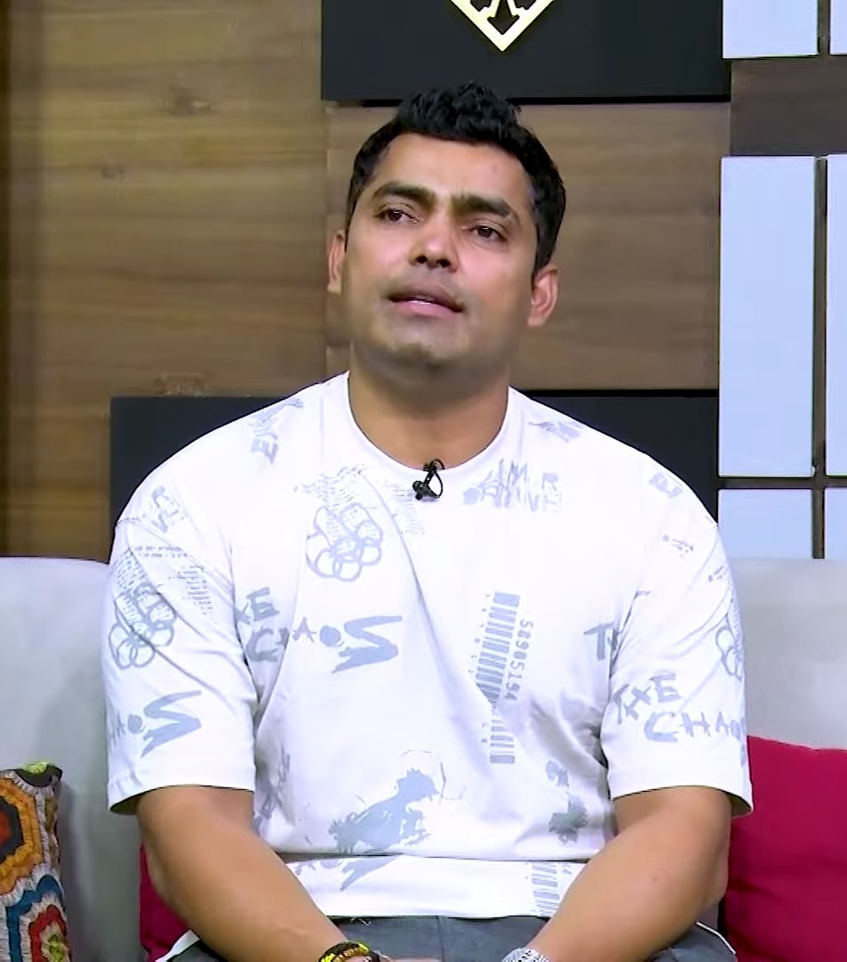 عمر اکمل کا کہنا ہے کہ وقار یونس اس سے رشک کرتا ہے عمر اکمل کا کہنا ہے کہ وقار یونس اس سے رشک کرتا ہے