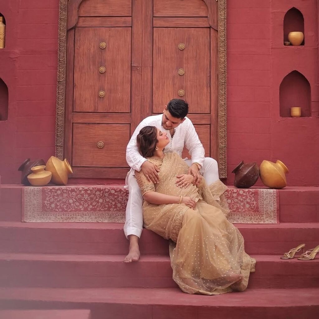 ایمن خان اور منل خان بھائی کی حمل فوٹو شوٹ