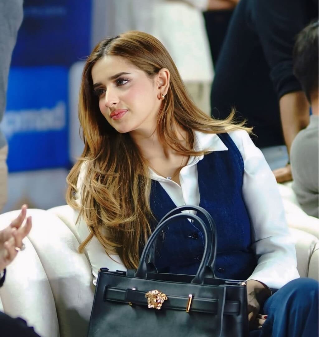 علیبہ انجم اور کین گڑیا نے زاہد احمد کے ڈبل معیارات کو کال کیا