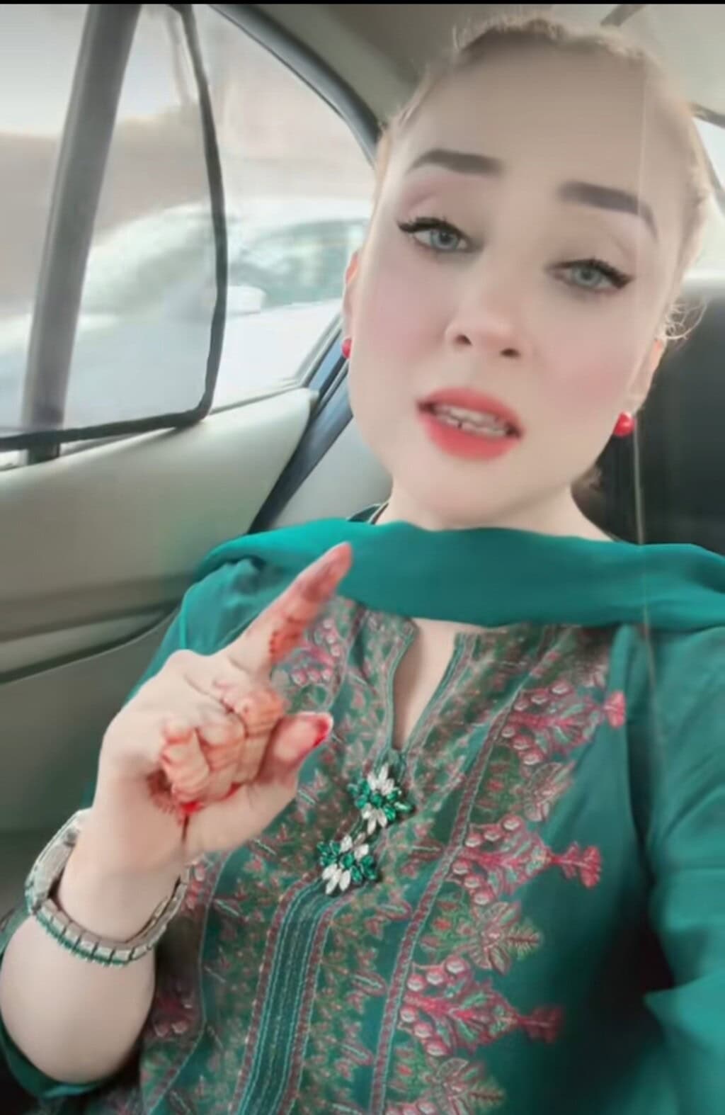 ڈاکٹر نبیہا علی خان کے مولانا طارق جمیل کے بیٹے کے جوابات ڈاکٹر نبیہا علی خان کے مولانا طارق جمیل کے بیٹے کے جوابات