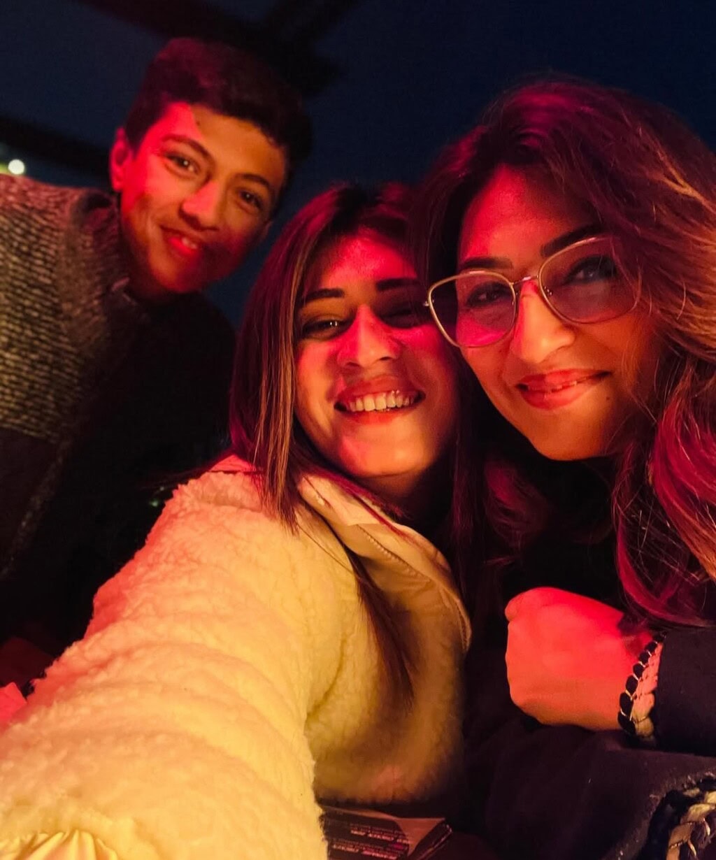 IQRAR الحسن اور اروسا خان کی پہلی بیوی کے ساتھ سالگرہ کی تقریب نے تنقید کی