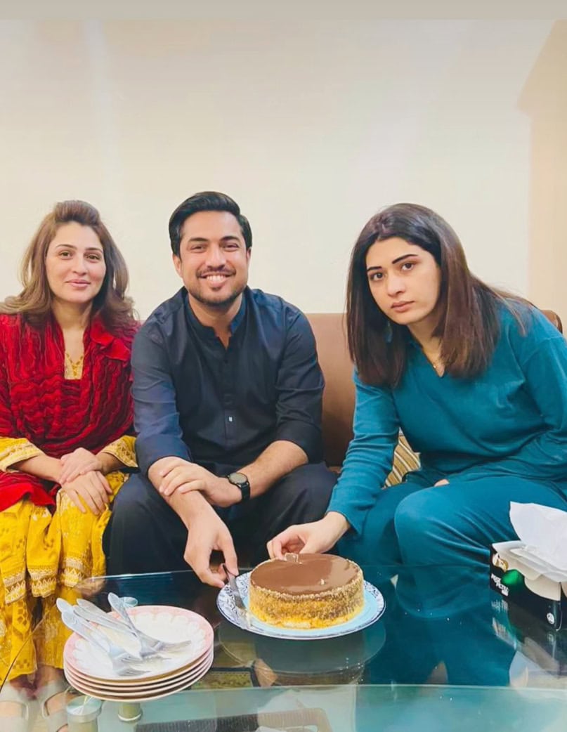 IQRAR الحسن اور اروسا خان کی پہلی بیوی کے ساتھ سالگرہ کی تقریب نے تنقید کی