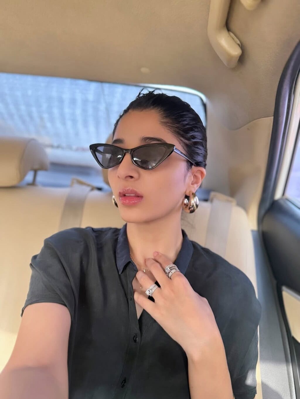 مورا ہاکین نے جما تقیسیم سے یادگار بی ٹی ایس شیئر کیے ہیں