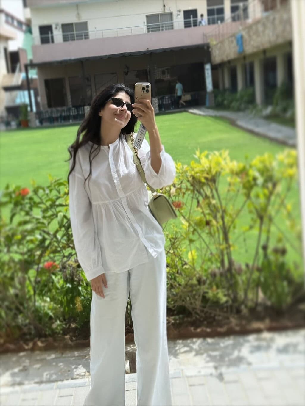 مورا ہاکین نے جما تقیسیم سے یادگار بی ٹی ایس شیئر کیے ہیں