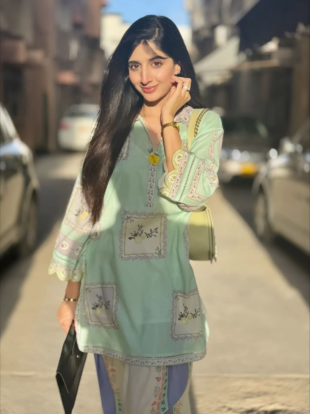 مورا ہاکین نے جما تقیسیم سے یادگار بی ٹی ایس شیئر کیے ہیں