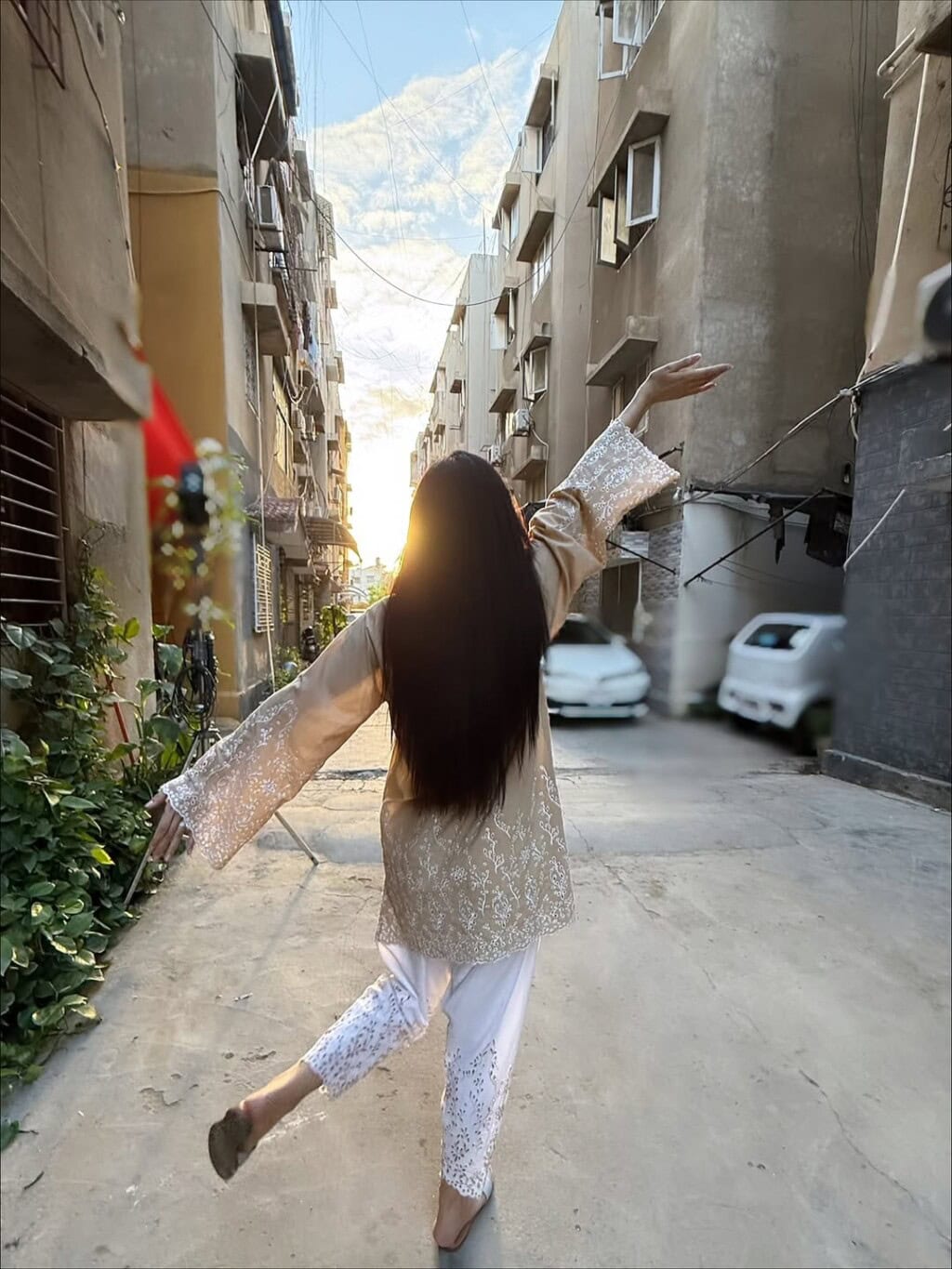 مورا ہاکین نے جما تقیسیم سے یادگار بی ٹی ایس شیئر کیے ہیں