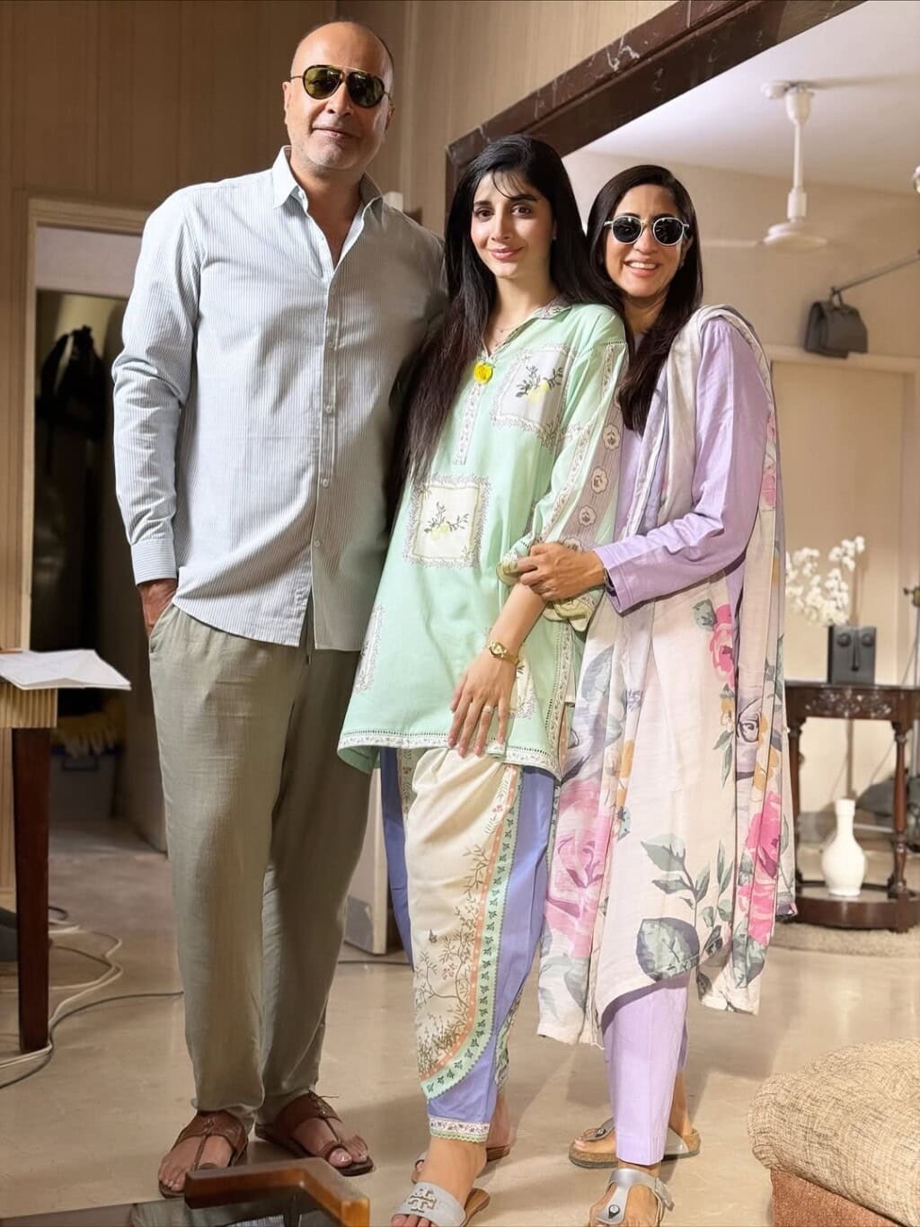 مورا ہاکین نے جما تقیسیم سے یادگار بی ٹی ایس شیئر کیے ہیں